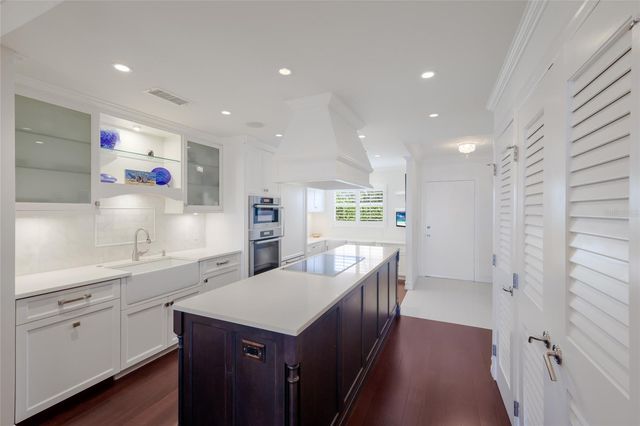 7001 GULF OF MEXICO DRIVE 24, Longboat Key, FL 34228