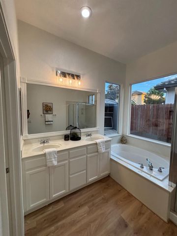 5232 Harness Ct, Riverbank, CA 95367
