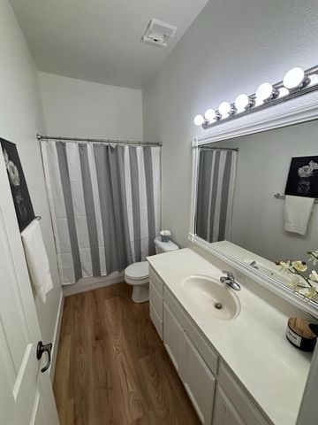 5232 Harness Ct, Riverbank, CA 95367