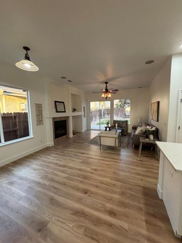 5232 Harness Ct, Riverbank, CA 95367