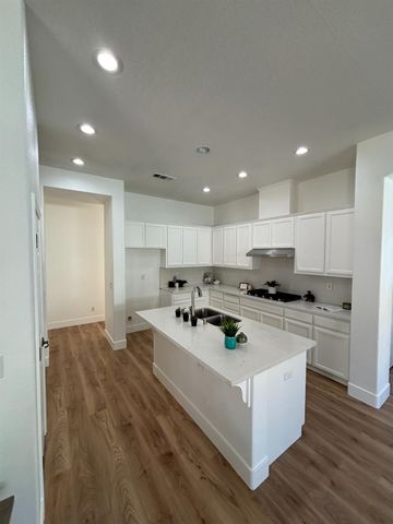 5232 Harness Ct, Riverbank, CA 95367