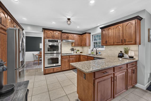 5620 Dodds Drive, Bettendorf, IA 52722