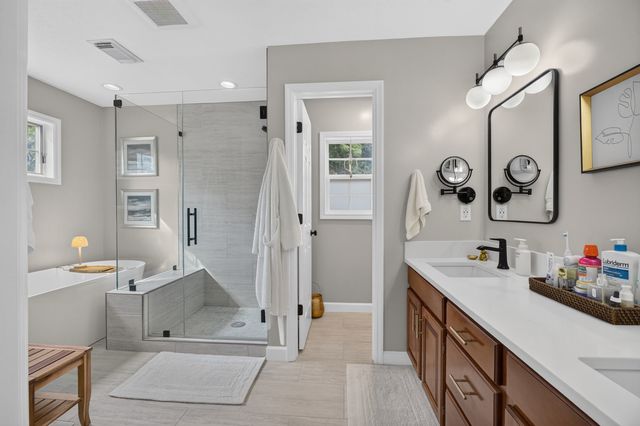 5620 Dodds Drive, Bettendorf, IA 52722