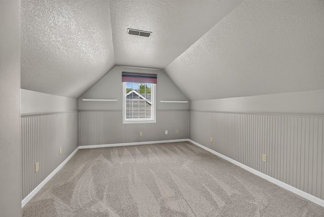5620 Dodds Drive, Bettendorf, IA 52722