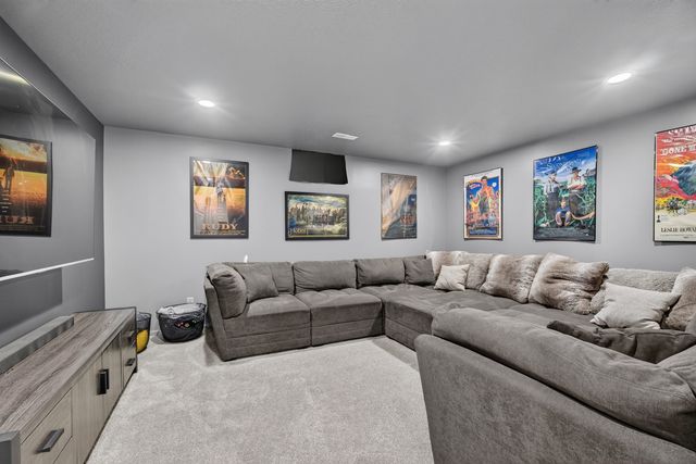 5620 Dodds Drive, Bettendorf, IA 52722