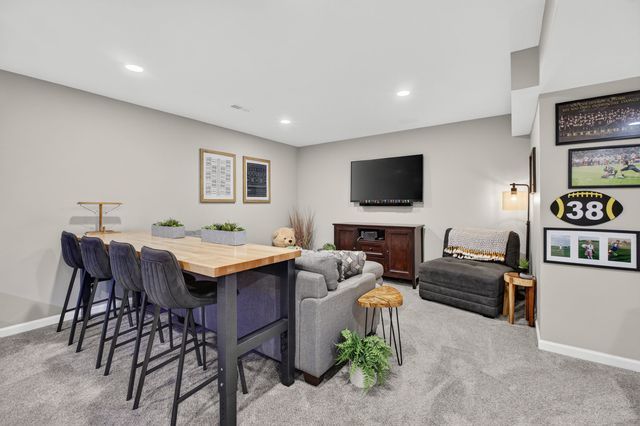 5620 Dodds Drive, Bettendorf, IA 52722