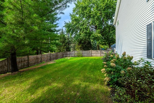 5620 Dodds Drive, Bettendorf, IA 52722