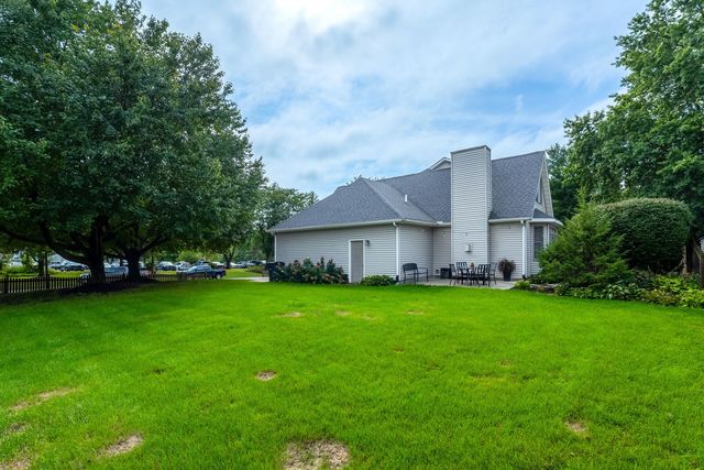 5620 Dodds Drive, Bettendorf, IA 52722