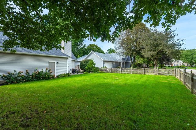 5620 Dodds Drive, Bettendorf, IA 52722