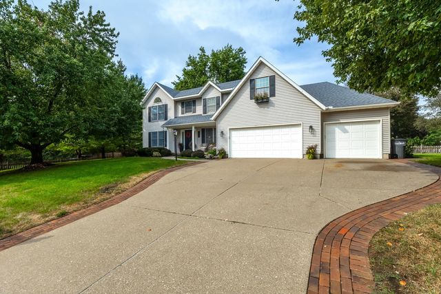5620 Dodds Drive, Bettendorf, IA 52722