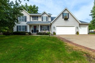 5620 Dodds Drive, Bettendorf, IA 52722