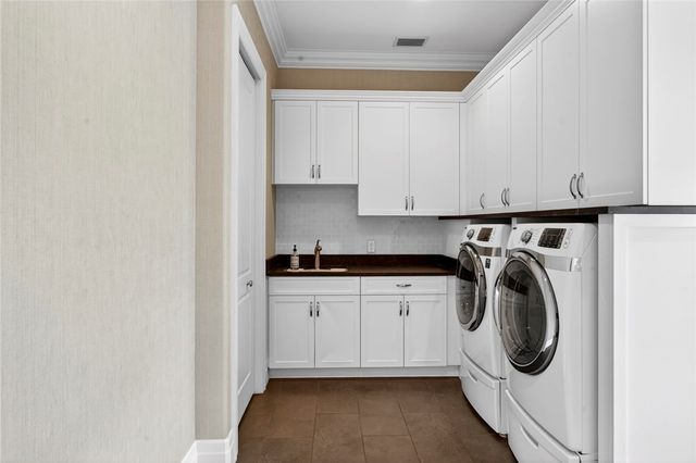 16 W Sea Colony Drive, Vero Beach, FL 32963