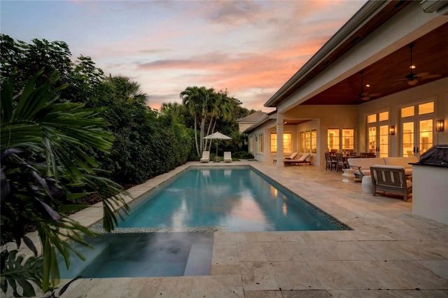 16 W Sea Colony Drive, Vero Beach, FL 32963