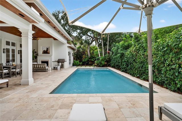 16 W Sea Colony Drive, Vero Beach, FL 32963