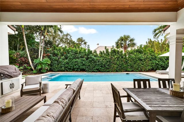 16 W Sea Colony Drive, Vero Beach, FL 32963