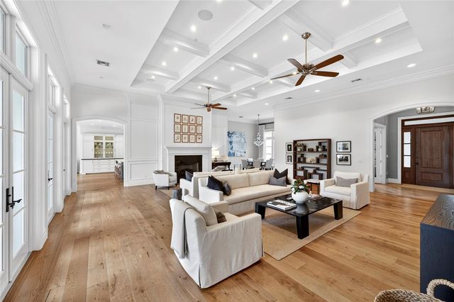 16 W Sea Colony Drive, Vero Beach, FL 32963