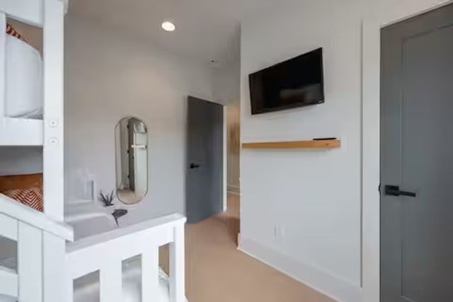 3218 Charlotte Ave, Nashville, TN 37209