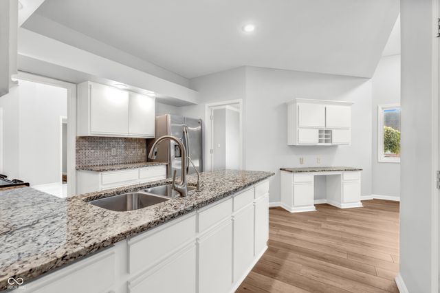 958 Tamarack Cir N Drive, Indianapolis, IN 46260