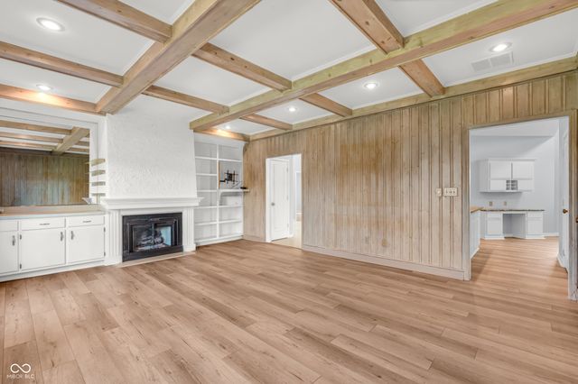 958 Tamarack Cir N Drive, Indianapolis, IN 46260