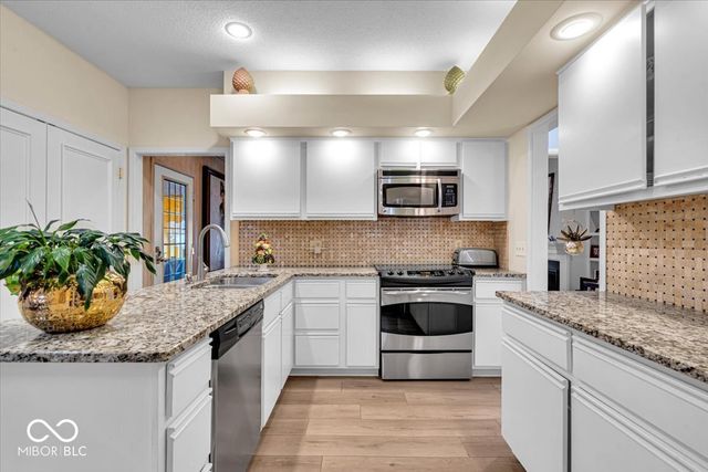 958 Tamarack Cir N Drive, Indianapolis, IN 46260