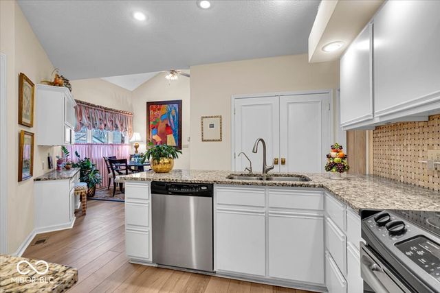 958 Tamarack Cir N Drive, Indianapolis, IN 46260