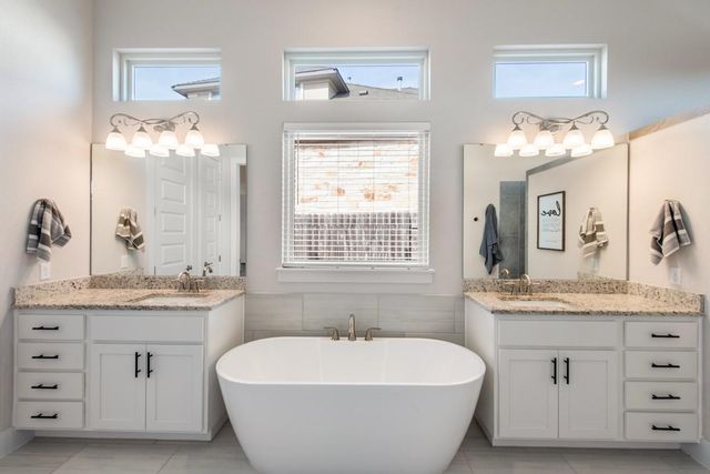 2341 Airport DR, Leander, TX 78641