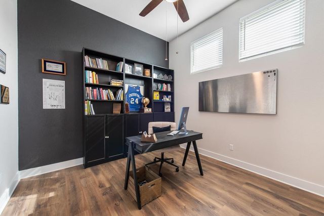 2341 Airport DR, Leander, TX 78641