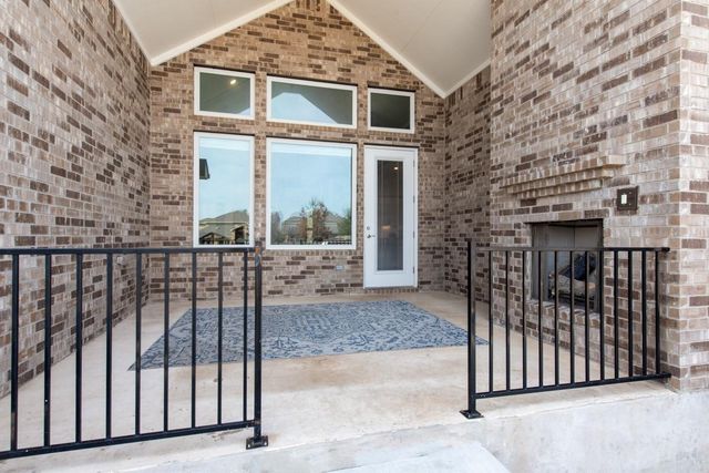 2341 Airport DR, Leander, TX 78641