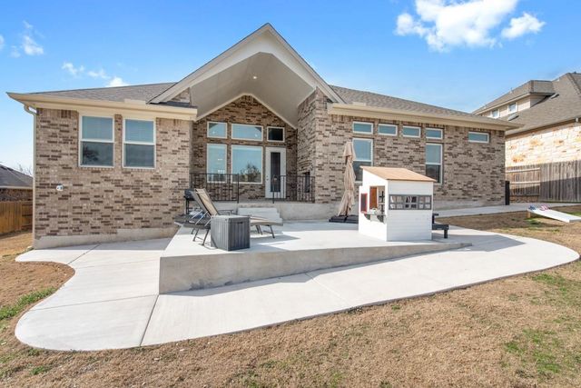 2341 Airport DR, Leander, TX 78641