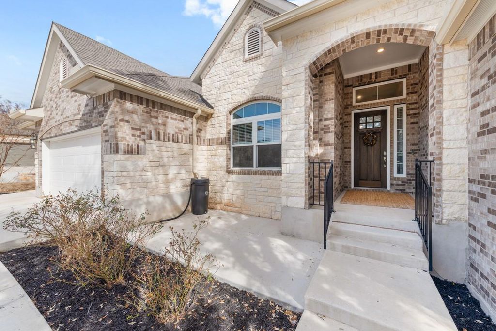 2341 Airport DR, Leander, TX 78641