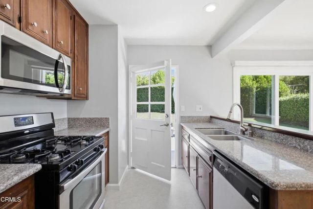 2101 Minoru Drive, Altadena, CA 91001