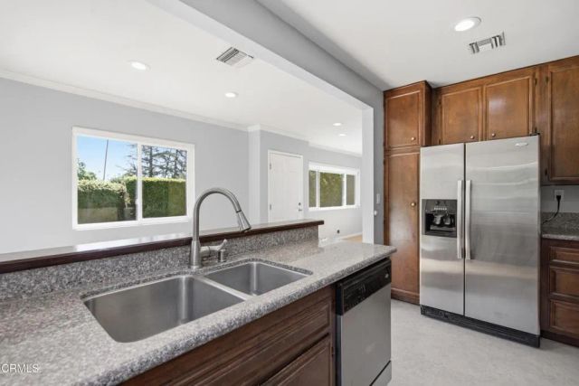 2101 Minoru Drive, Altadena, CA 91001