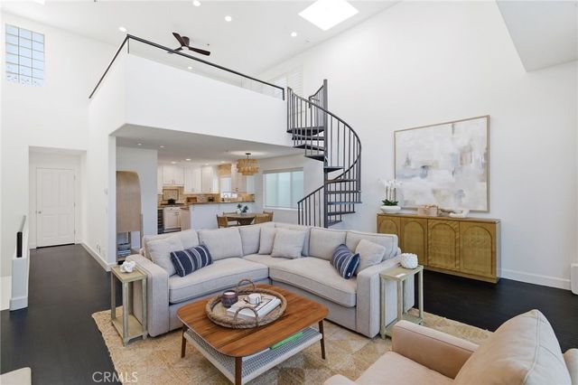 720 Manhattan Beach Boulevard, Manhattan Beach, CA 90266