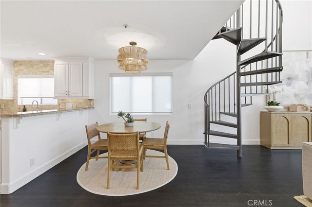 720 Manhattan Beach Boulevard, Manhattan Beach, CA 90266