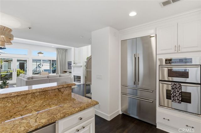 720 Manhattan Beach Boulevard, Manhattan Beach, CA 90266