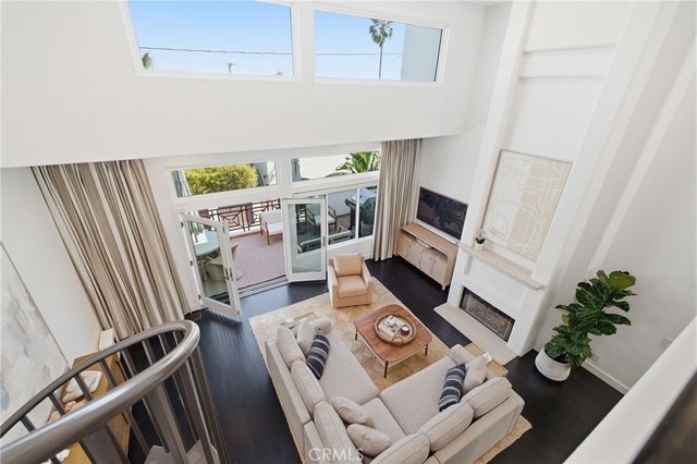 720 Manhattan Beach Boulevard, Manhattan Beach, CA 90266