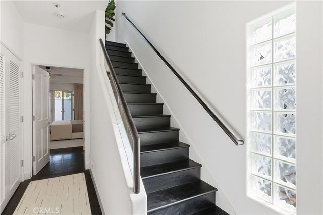 720 Manhattan Beach Boulevard, Manhattan Beach, CA 90266