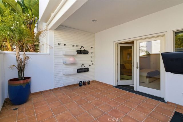 720 Manhattan Beach Boulevard, Manhattan Beach, CA 90266