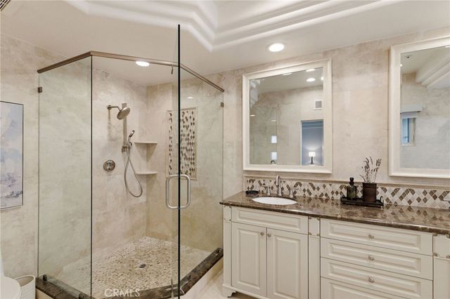 720 Manhattan Beach Boulevard, Manhattan Beach, CA 90266