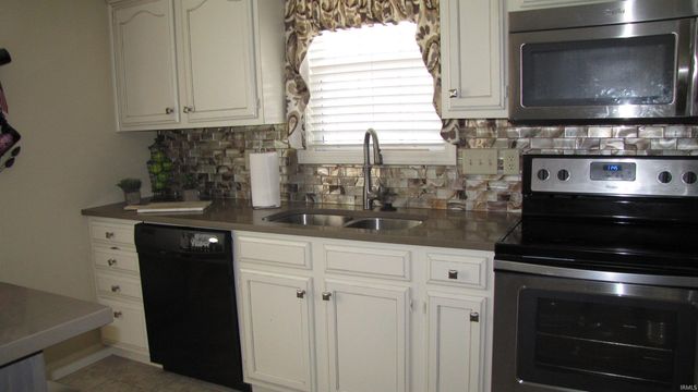 4207 Foxcroft Way, Evansville, IN 47715
