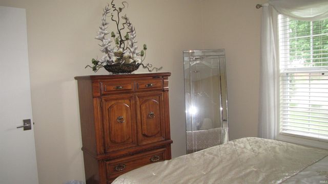 4207 Foxcroft Way, Evansville, IN 47715