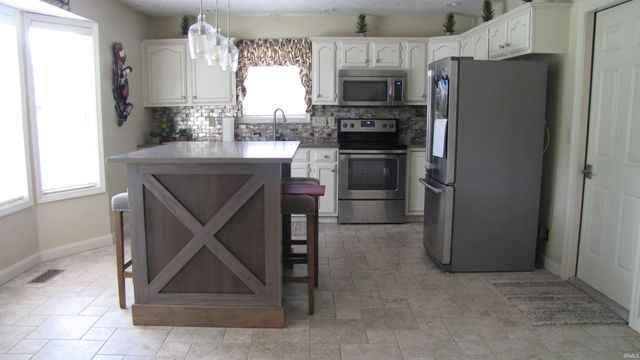 4207 Foxcroft Way, Evansville, IN 47715