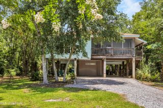 316 Walthall Street, Pass Christian, MS 39571