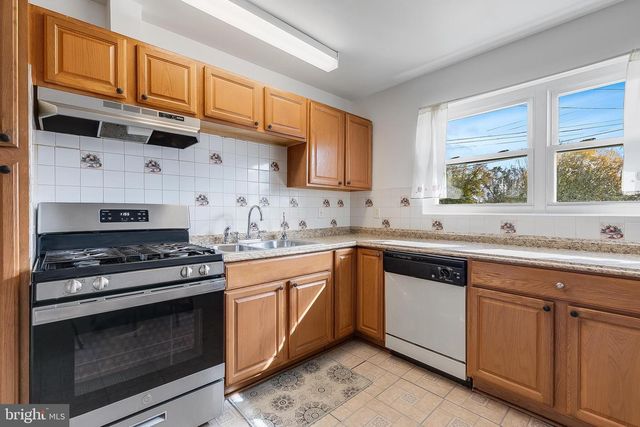 121 JASPER PL, Alexandria, VA 22304