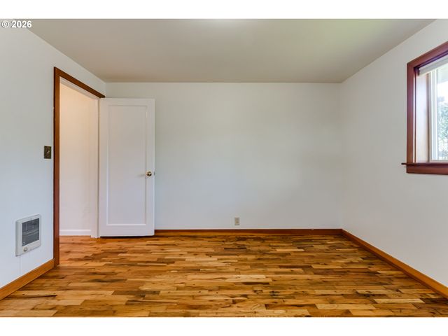 2125 W 19TH Pl, Eugene, OR 97405