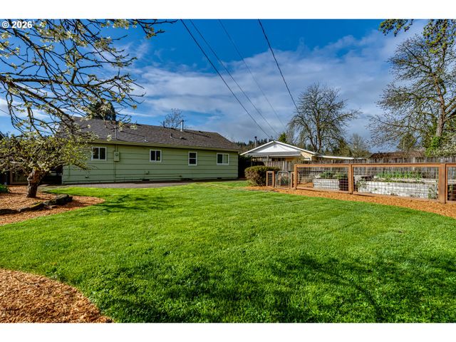 2125 W 19TH Pl, Eugene, OR 97405