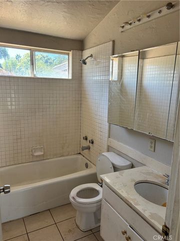 18710 Kimbrough Street, Canyon Country, CA 91351
