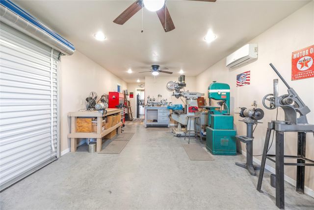 7736 Meteor Drive, Sealy, TX 77474