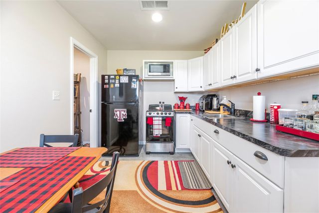 7736 Meteor Drive, Sealy, TX 77474