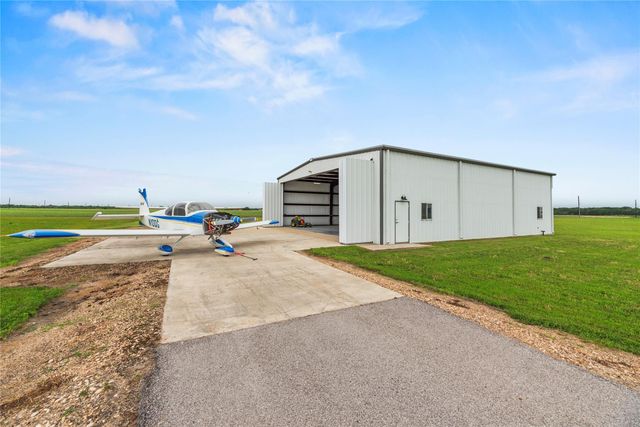 7736 Meteor Drive, Sealy, TX 77474